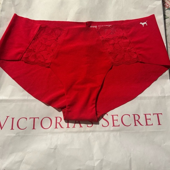 Victoria’s Secret bundle of 2 hipster no show panties. - Picture 2 of 5